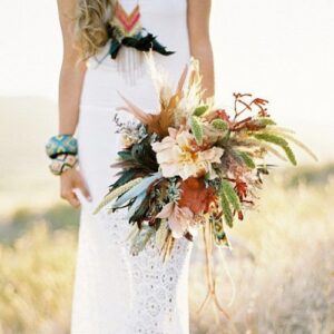 10 Boho Chic Floral Accents for Weddings